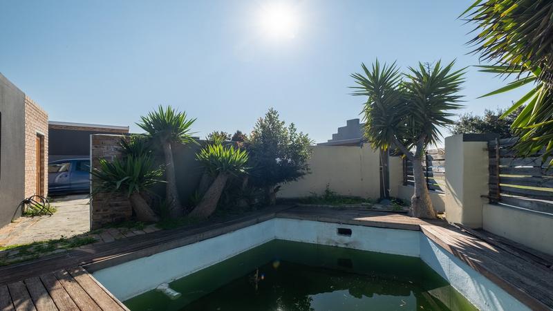 4 Bedroom Property for Sale in Glenwood Western Cape